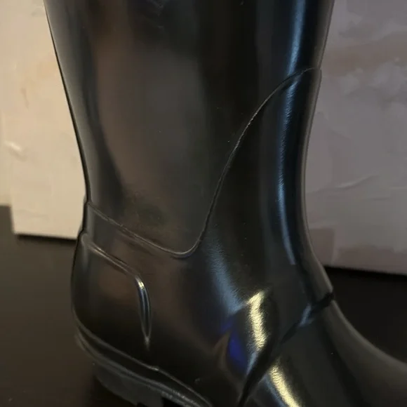 Women’s Hunter Rain Boots - Picture 4 of 6